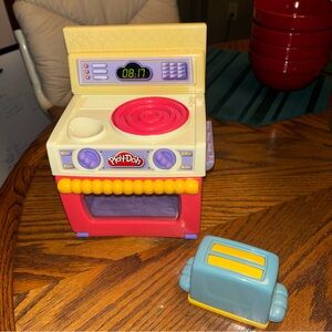 Vintage (2000ish) Play-Doh Meal Makin' Kitchen playset